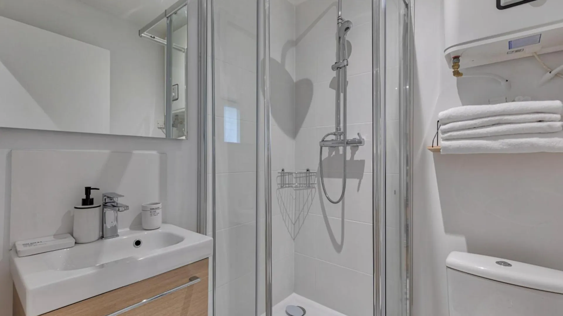 Apartment - Buttes Chaumont Botzaris Paris