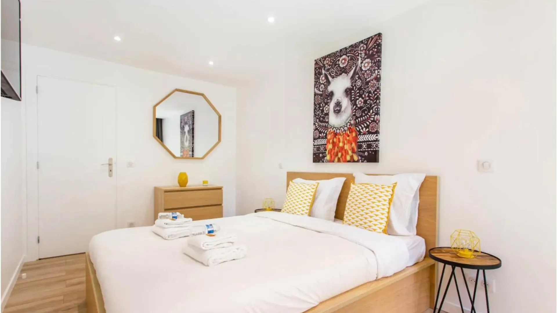 - Buttes Chaumont Botzaris Apartment
